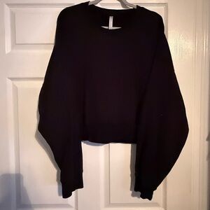 Fabletics Black Crew Neck Sweater feel like it’s oversized but could fit 2x-4